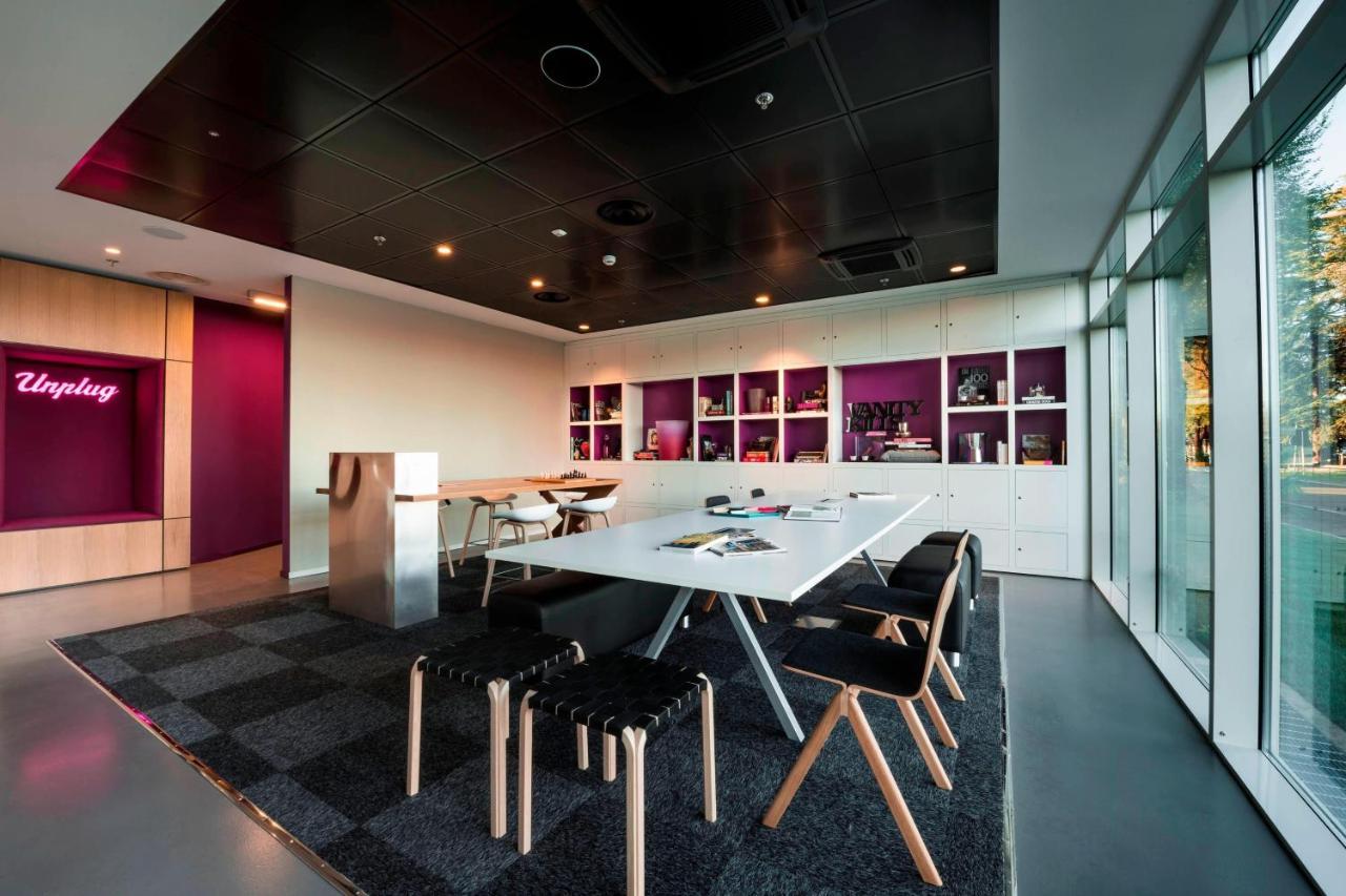 Hotel Moxy Milan Malpensa Airport Case Nuove  Esterno foto