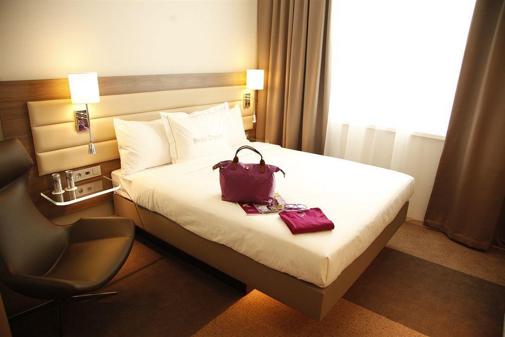Hotel Moxy Milan Malpensa Airport Case Nuove  Esterno foto
