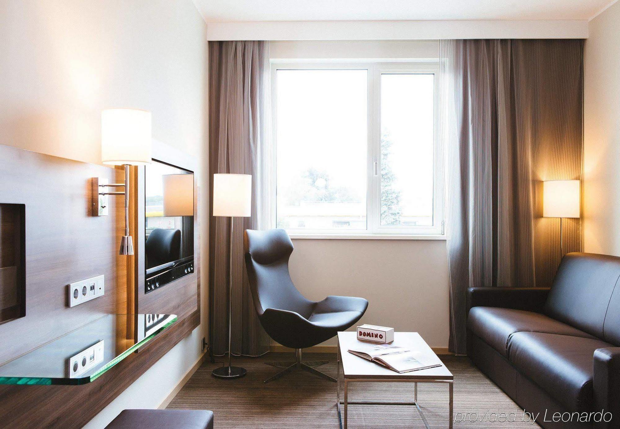 Hotel Moxy Milan Malpensa Airport Case Nuove  Esterno foto