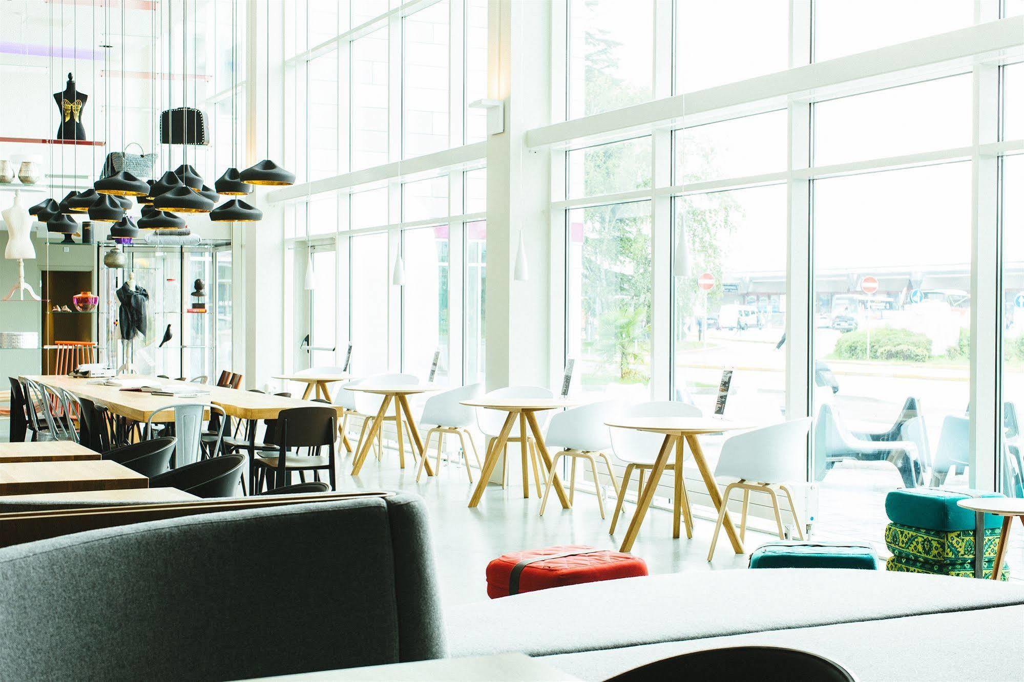 Hotel Moxy Milan Malpensa Airport Case Nuove  Esterno foto