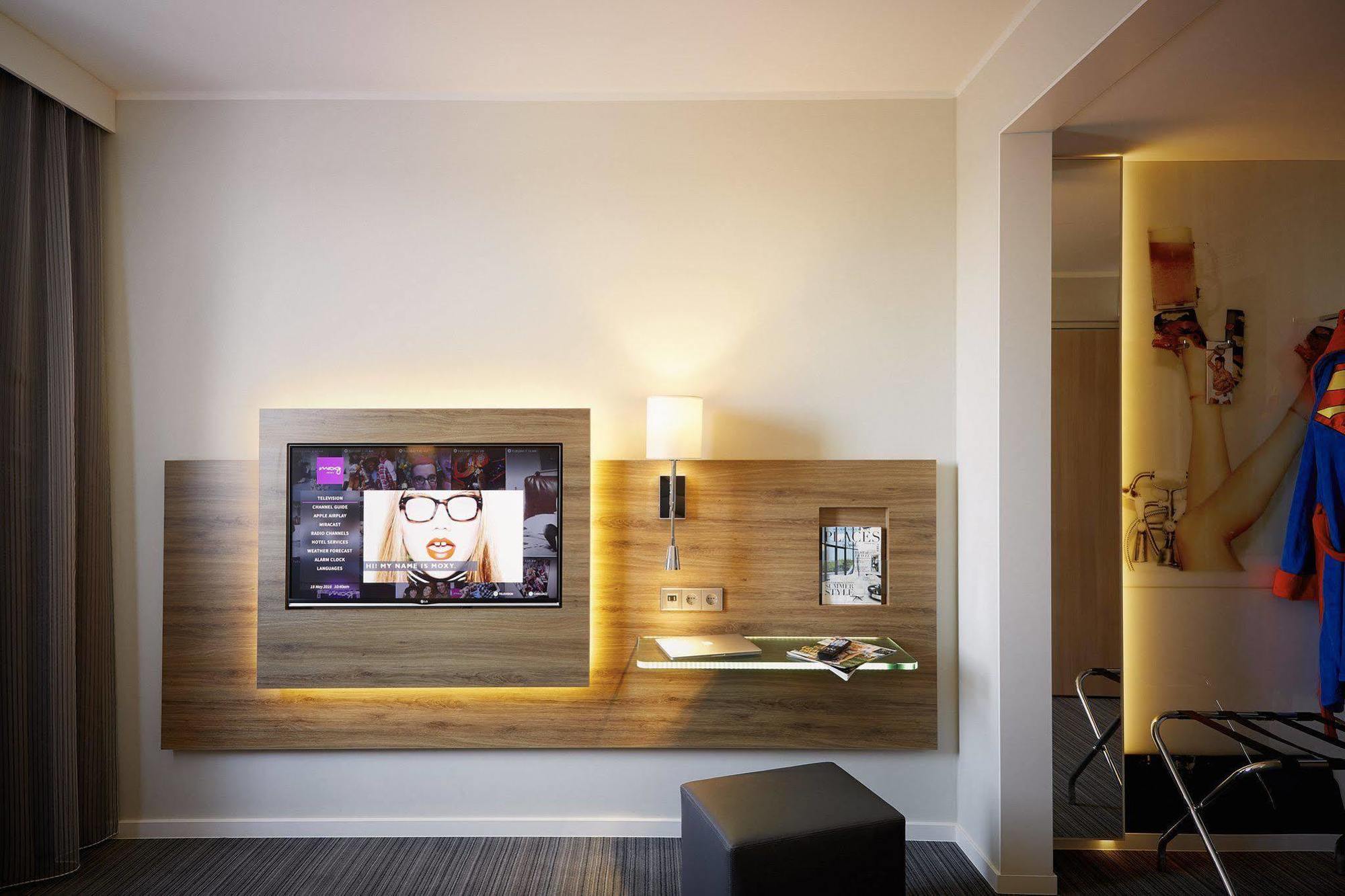Hotel Moxy Milan Malpensa Airport Case Nuove  Esterno foto