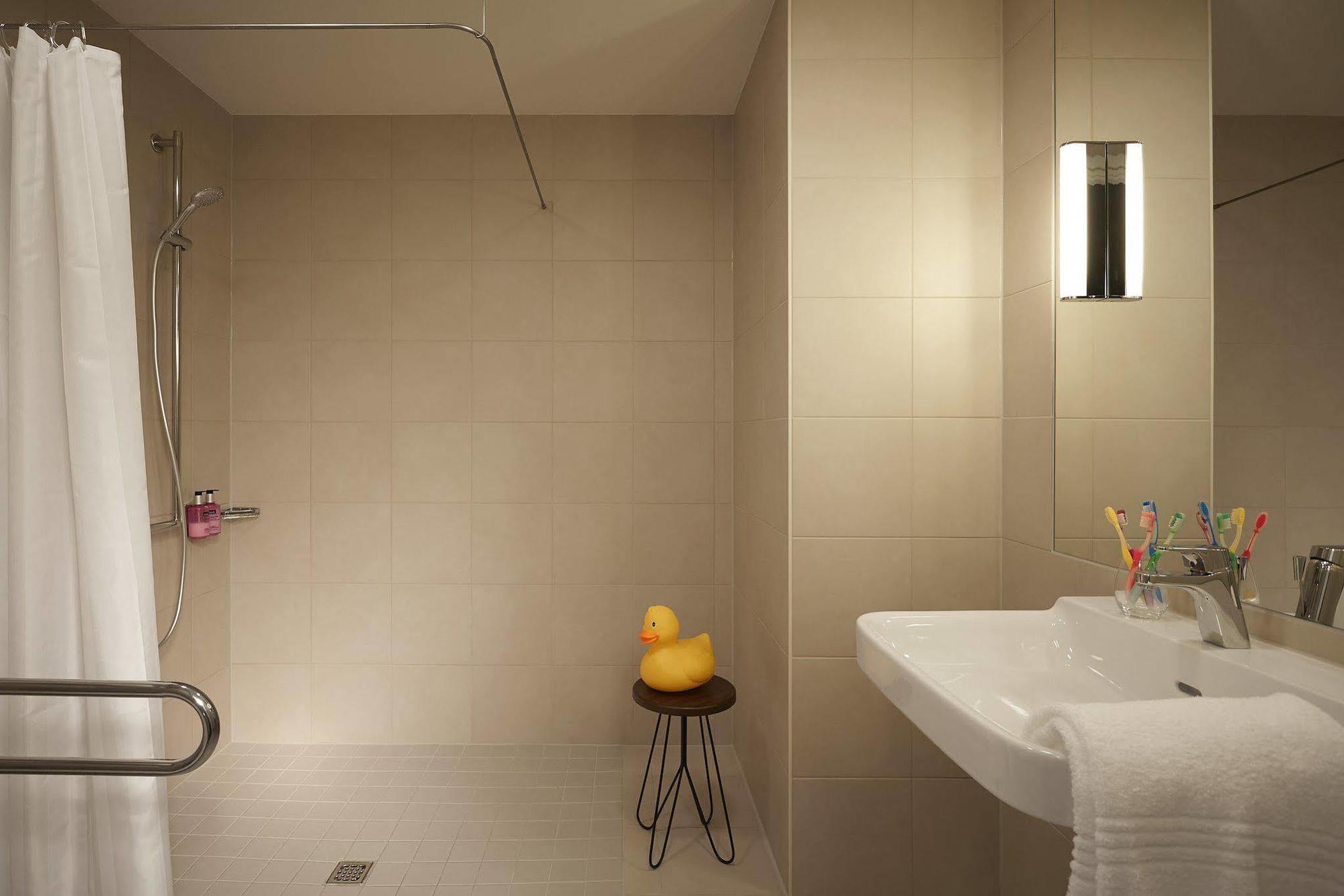 Hotel Moxy Milan Malpensa Airport Case Nuove  Esterno foto
