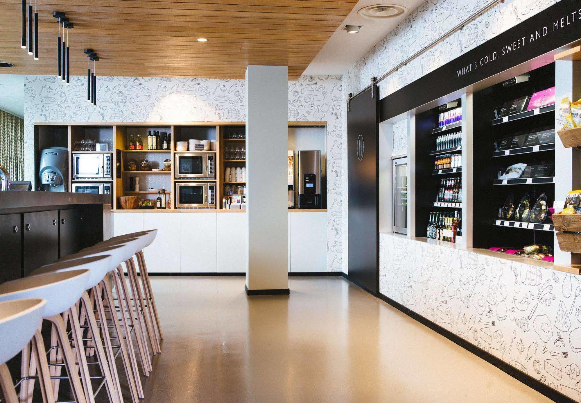Hotel Moxy Milan Malpensa Airport Case Nuove  Esterno foto