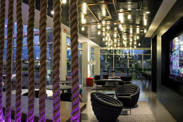 Hotel Moxy Milan Malpensa Airport Case Nuove  Esterno foto